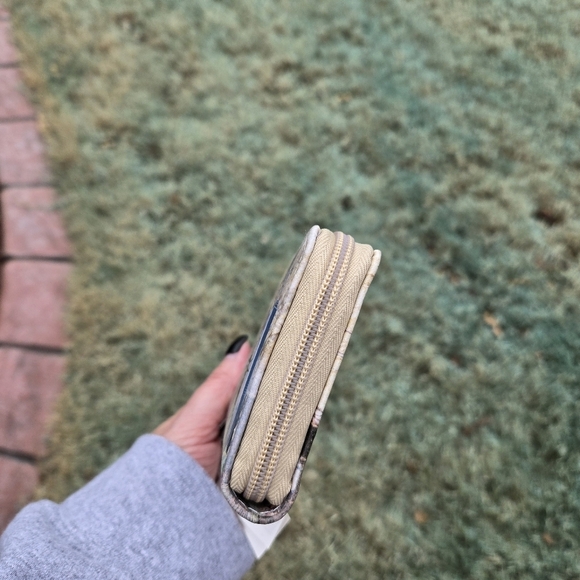 Cream TravelWristlet - Picture 10 of 10